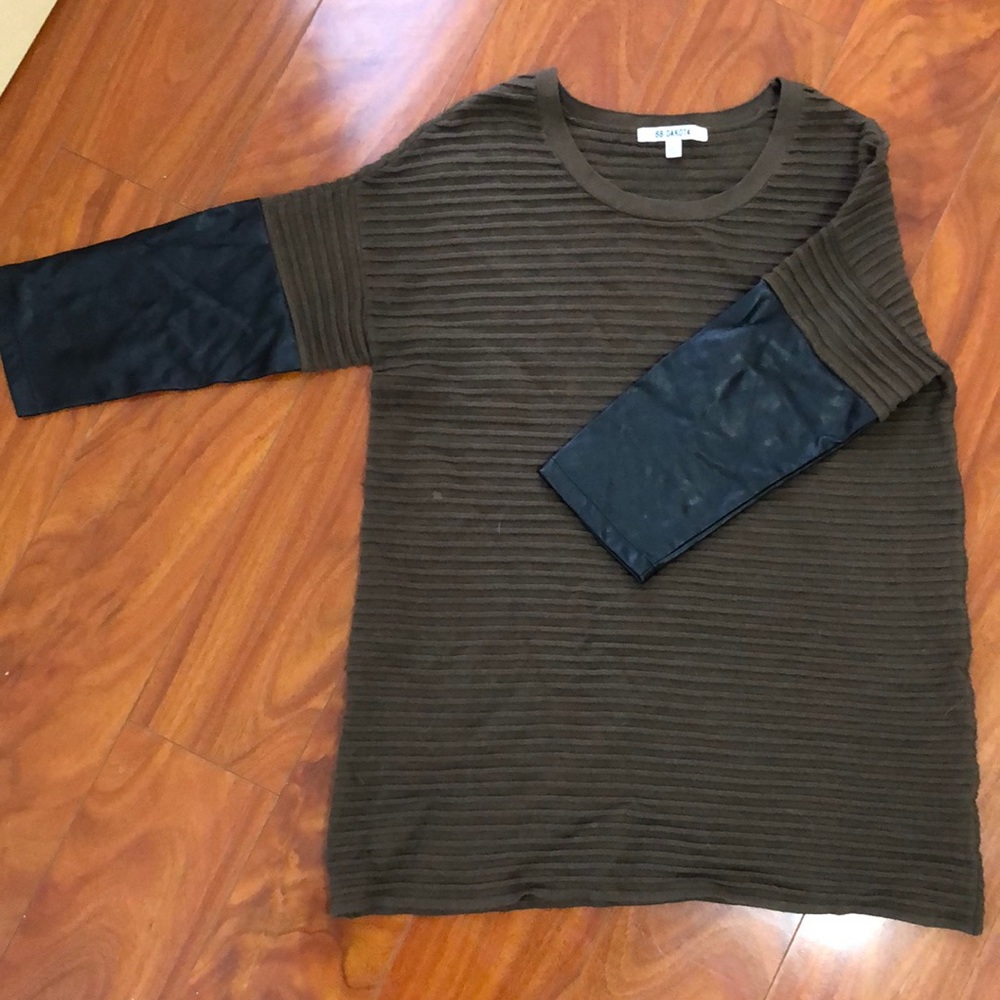 BB Dakota sweater